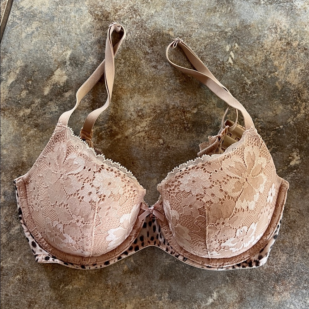 Victorias Secret Lace and Leopard Print Bra 32D